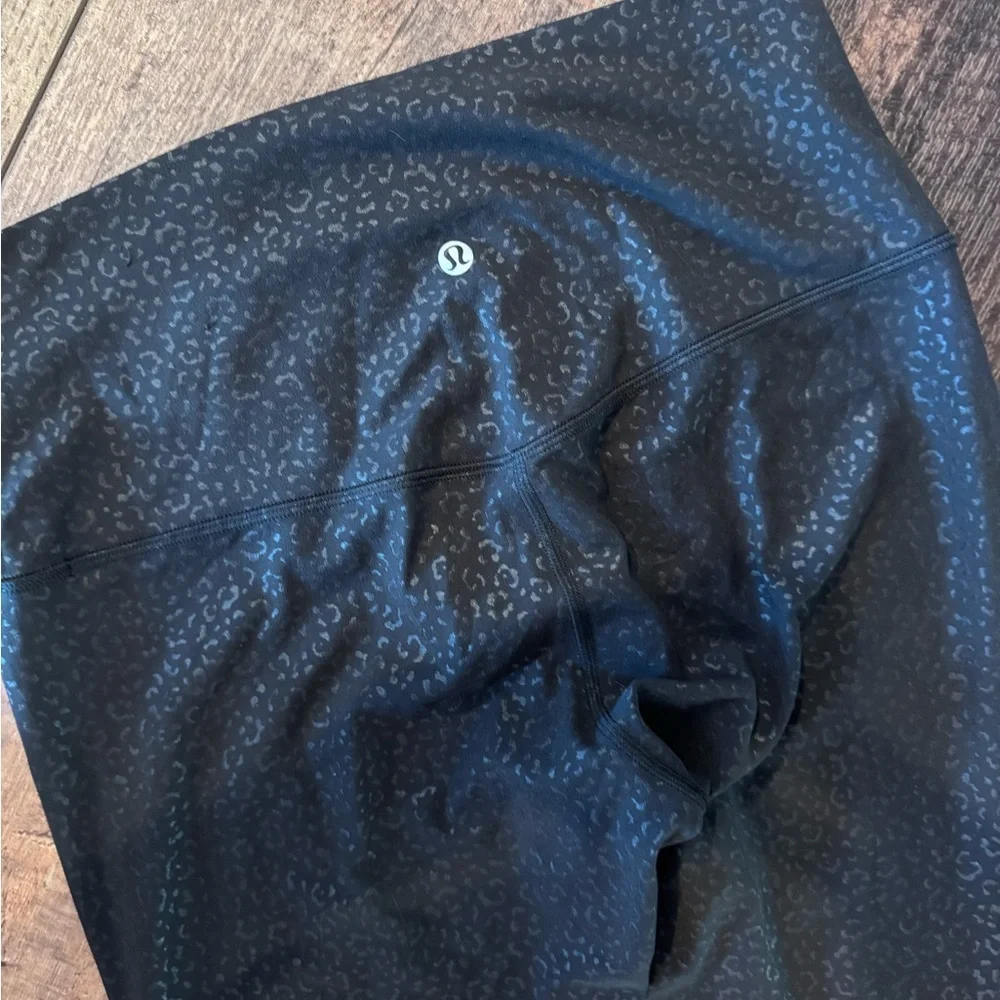 lululemon Align Leggings – Leopardo Shift Micro Embossed Black – Size 10 (25”)